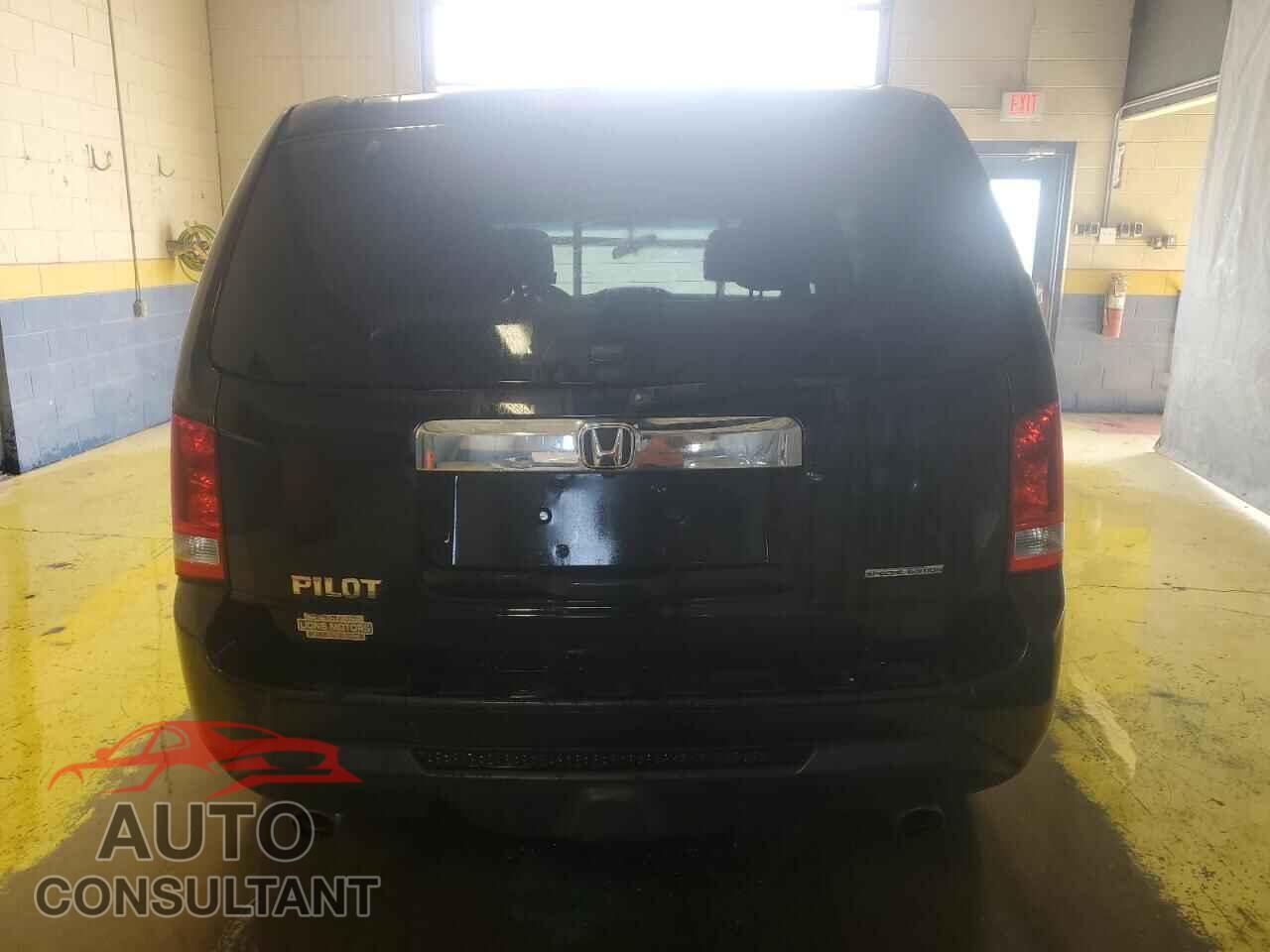 HONDA PILOT 2015 - 5FNYF3H37FB005191