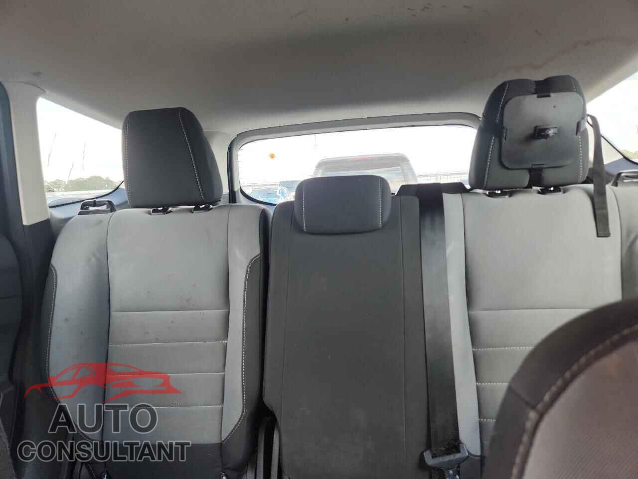 FORD ESCAPE 2017 - 1FMCU0F79HUD03025