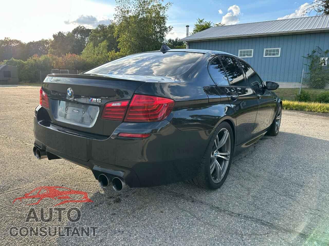 BMW M5 2014 - WBSFV9C52ED593327
