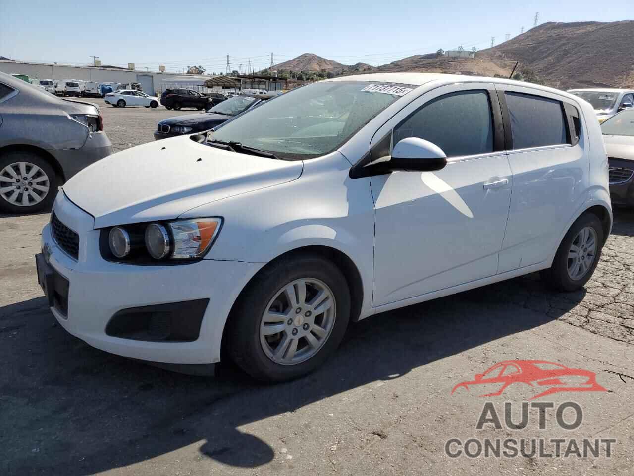CHEVROLET SONIC 2016 - 1G1JC6SG3G4112795