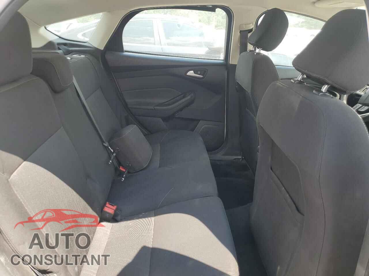 FORD FOCUS 2017 - 1FADP3K28HL207989