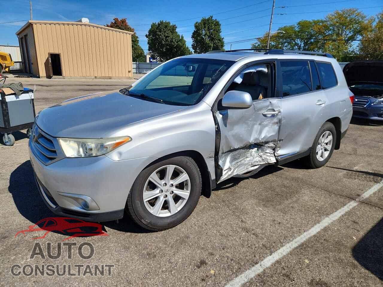 TOYOTA HIGHLANDER 2013 - 5TDBK3EH8DS200243