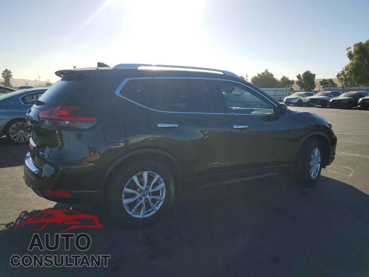 NISSAN ROGUE 2017 - KNMAT2MT3HP577149
