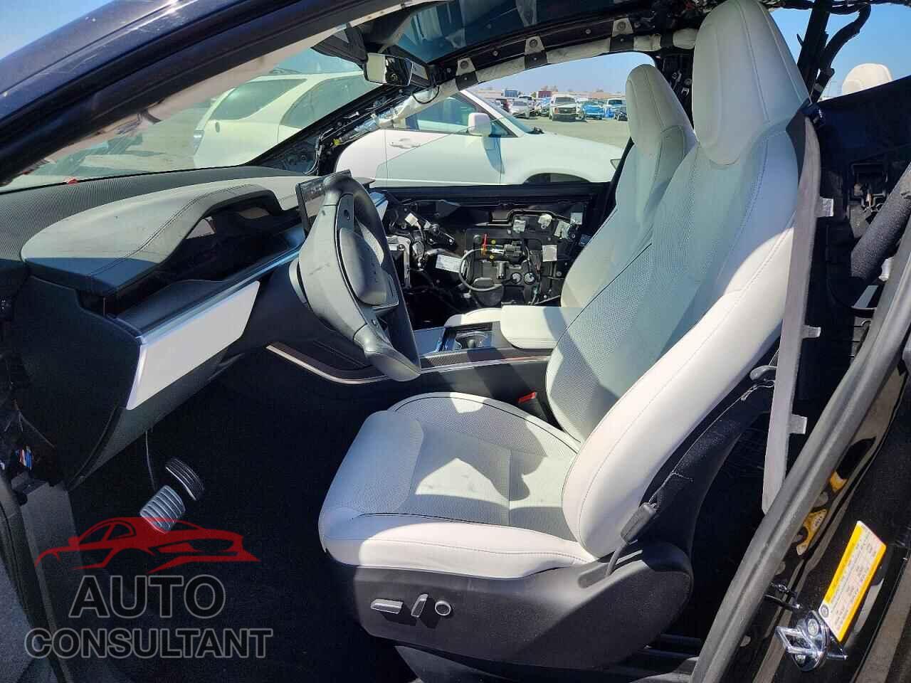 TESLA MODEL X 2023 - 7SAXCBE65PF430815