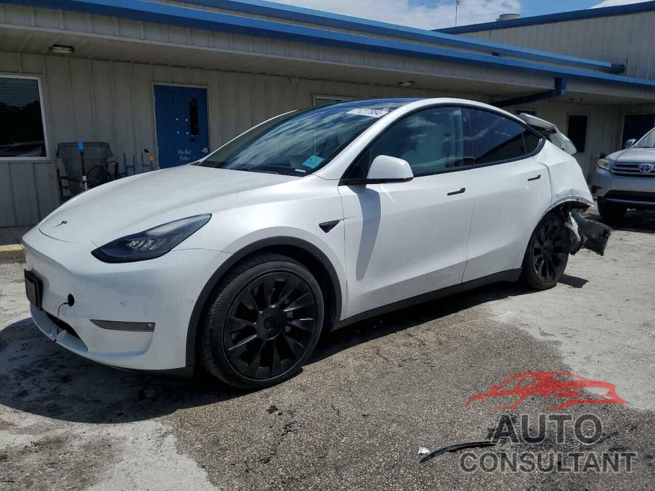 TESLA MODEL Y 2021 - 5YJYGAEE4MF266931