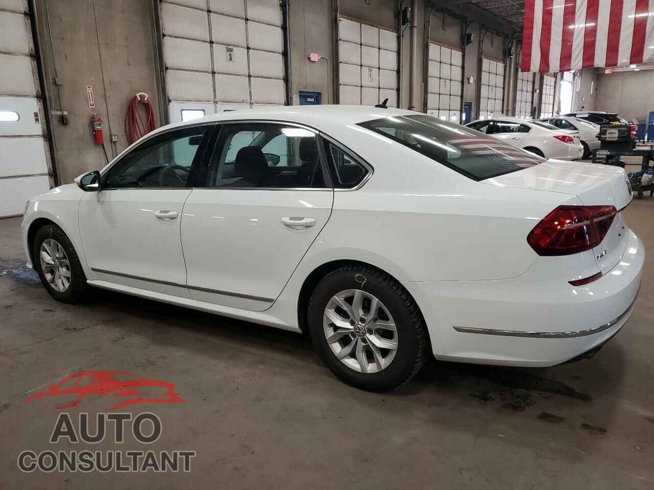 VOLKSWAGEN PASSAT 2017 - 1VWAT7A37HC014630