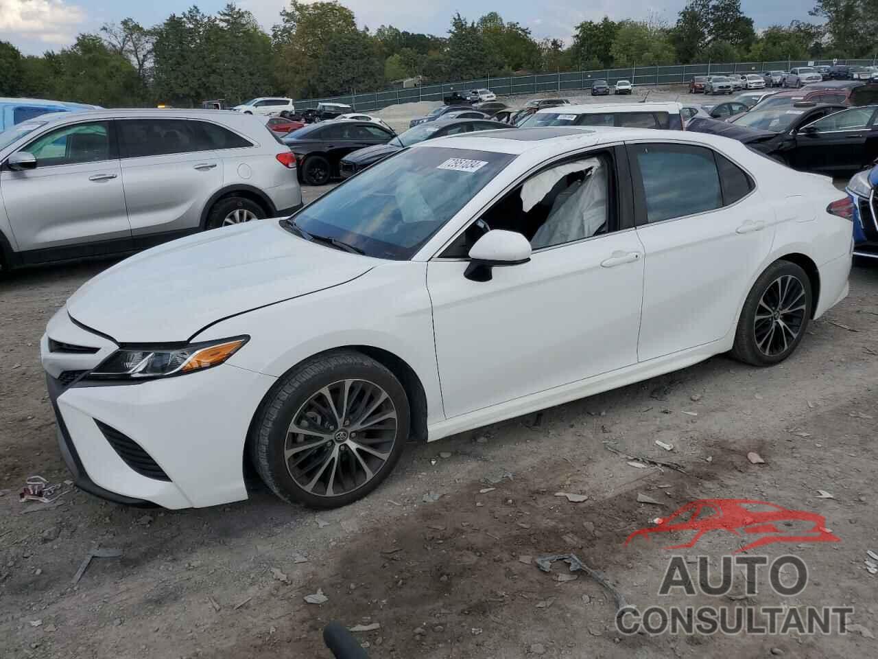 TOYOTA CAMRY 2018 - 4T1B11HK2JU584635