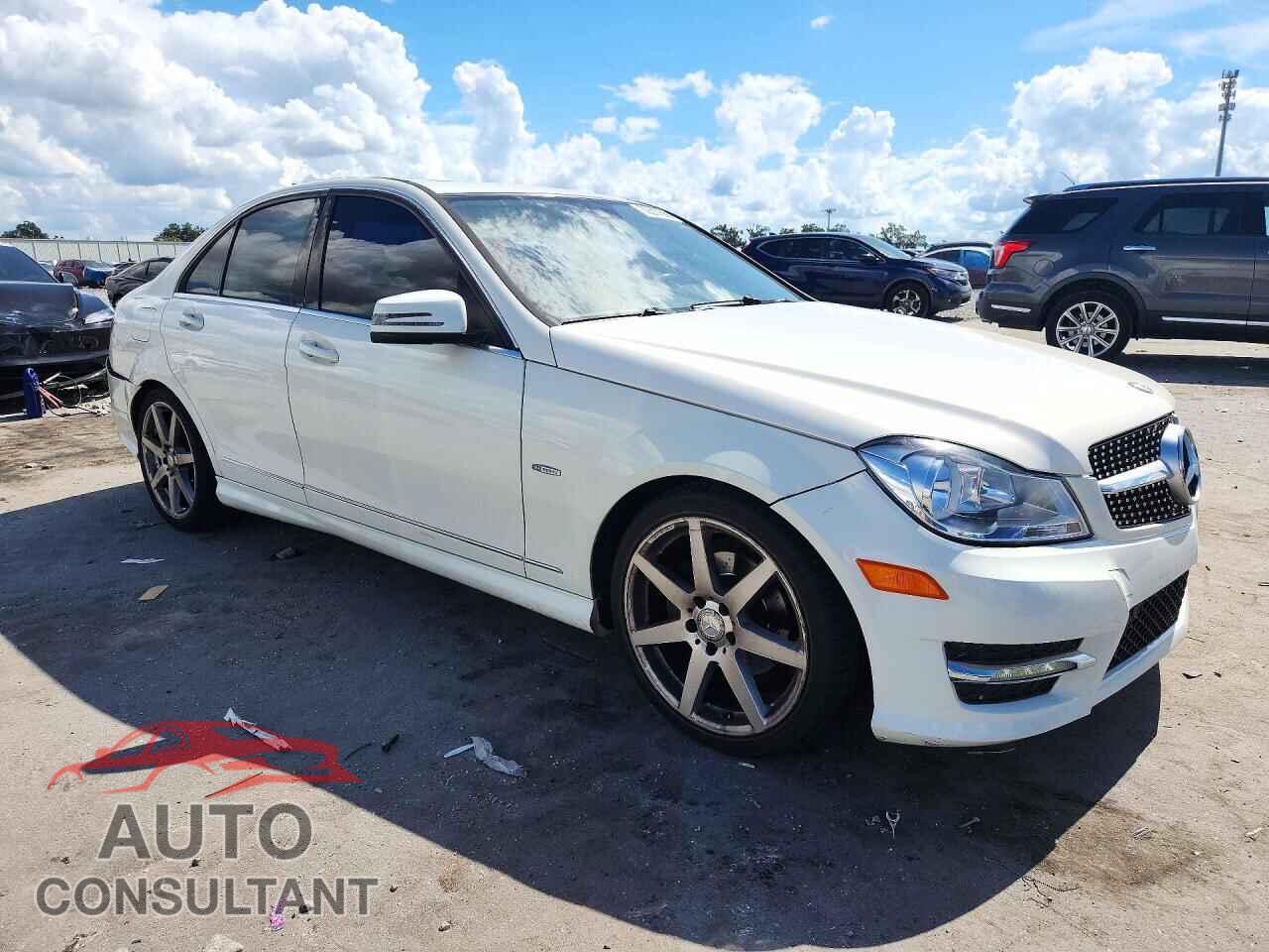 MERCEDES-BENZ C-CLASS 2012 - WDDGF4HB5CA632037