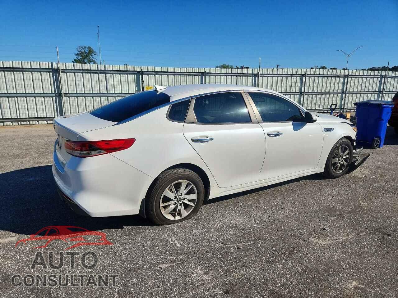 KIA OPTIMA 2018 - KNAGT4L31J5205346