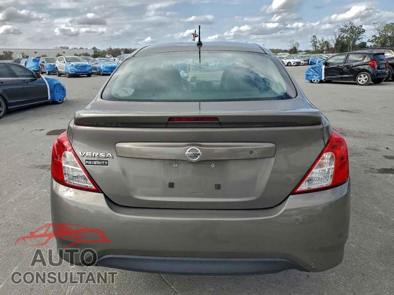 NISSAN VERSA 2017 - 3N1CN7AP3HL870149