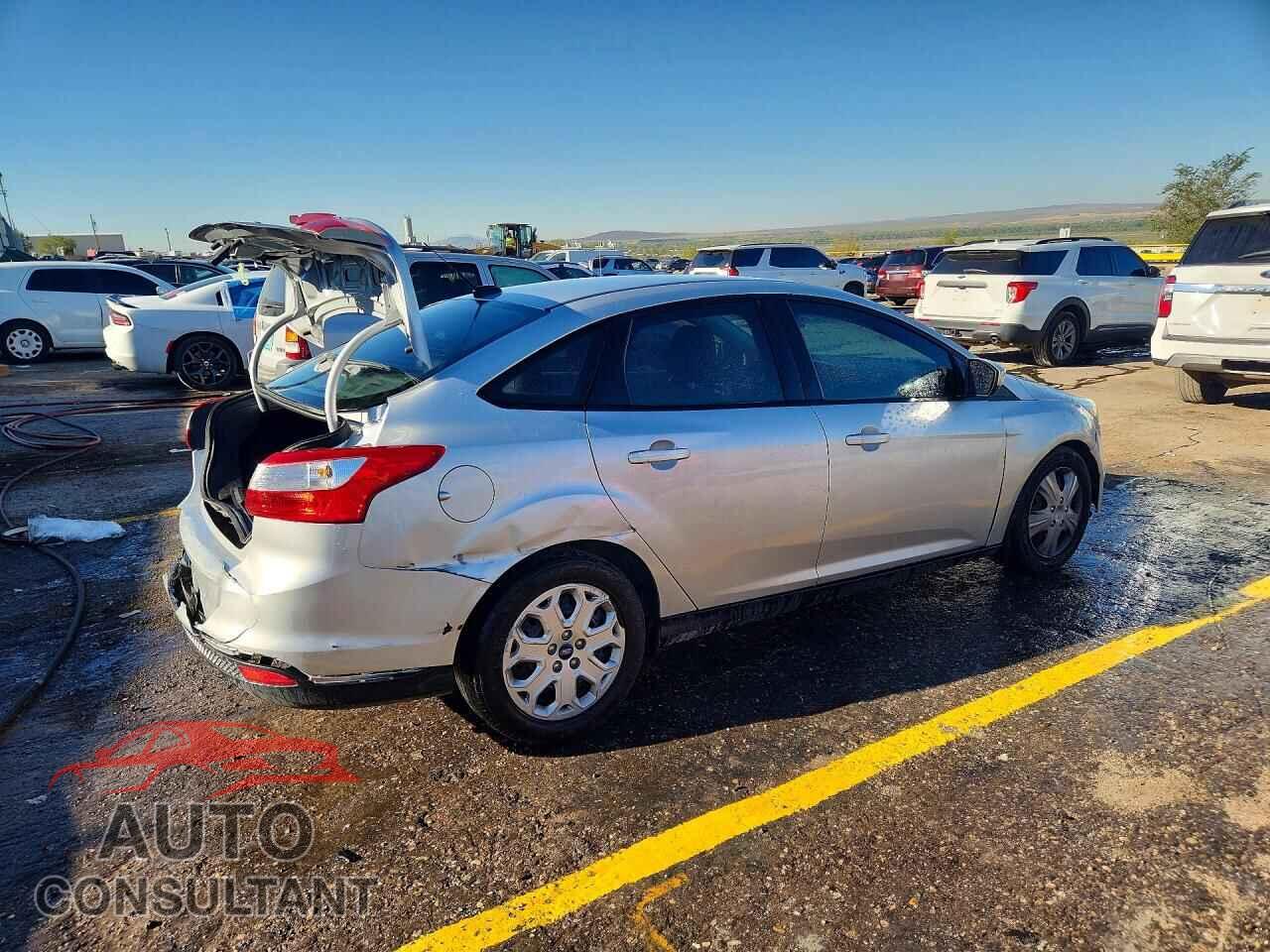 FORD FOCUS 2012 - 1FAHP3F26CL313555