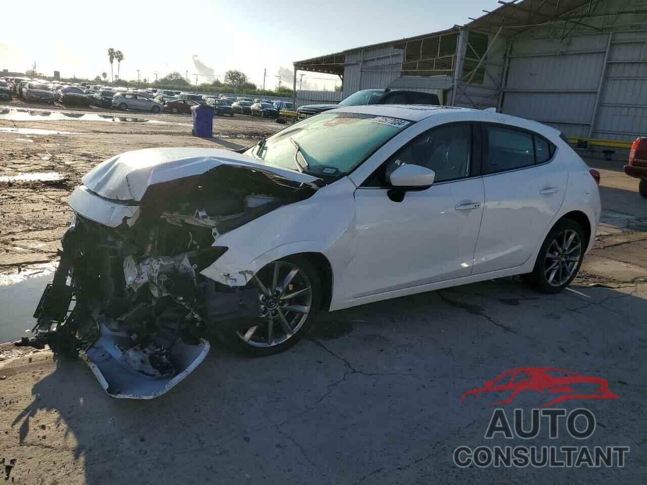 MAZDA 3 2018 - 3MZBN1M34JM173794