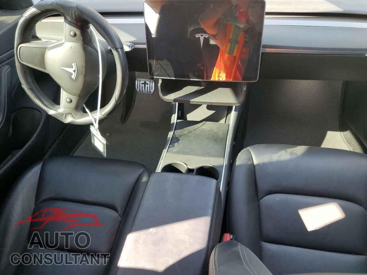 TESLA MODEL 3 2018 - 5YJ3E1EB3JF070836