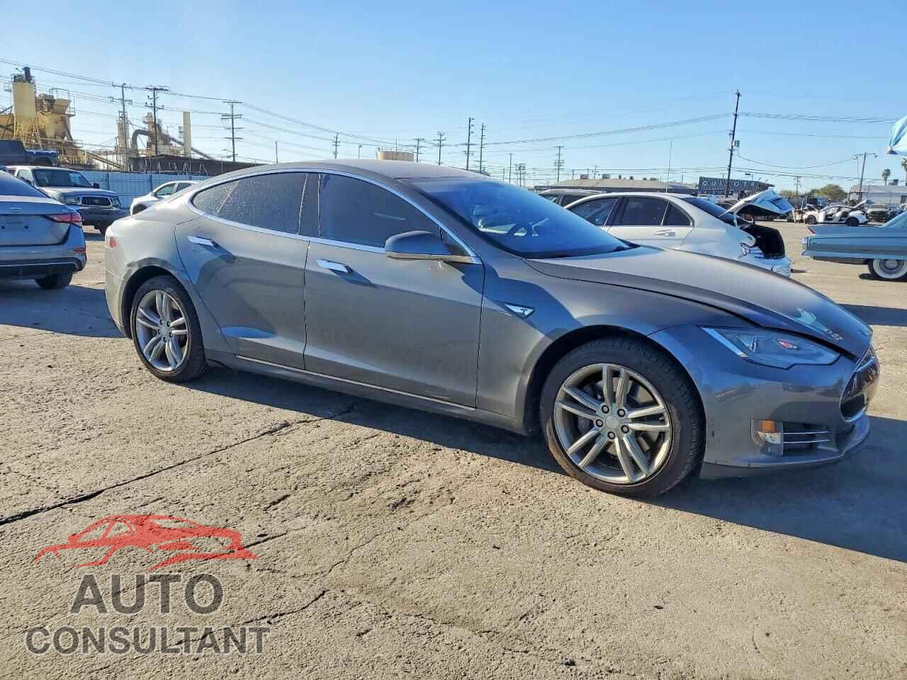 TESLA MODEL S 2014 - 5YJSA1H18EFP38355