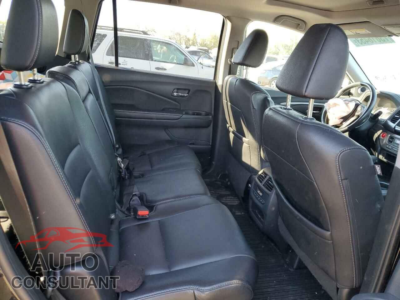 HONDA PILOT 2017 - 5FNYF5H57HB012058