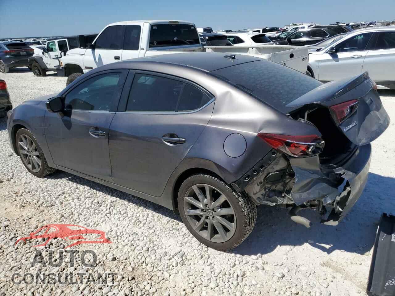 MAZDA 3 2018 - 3MZBN1V31JM219130