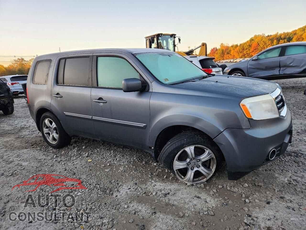 HONDA PILOT 2013 - 5FNYF4H56DB050255