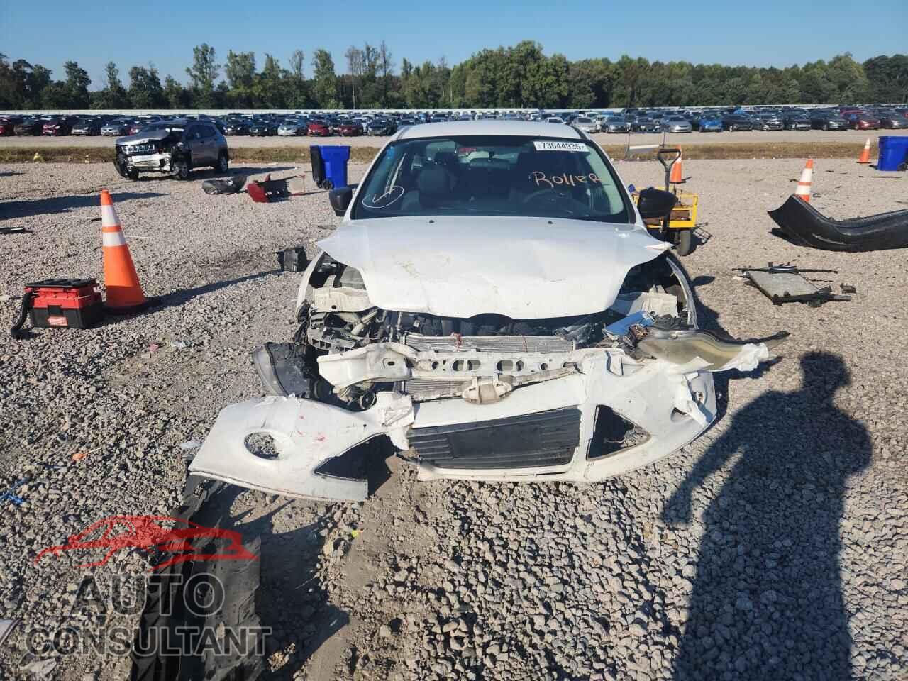 FORD FOCUS 2014 - 1FADP3E25EL142414