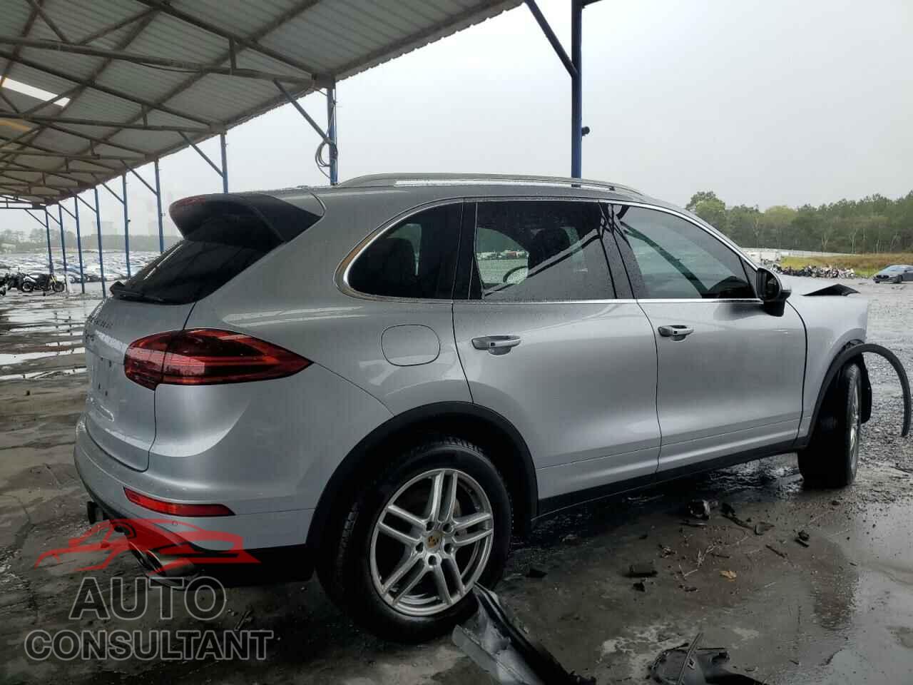 PORSCHE CAYENNE 2016 - WP1AB2A2XGLA93014
