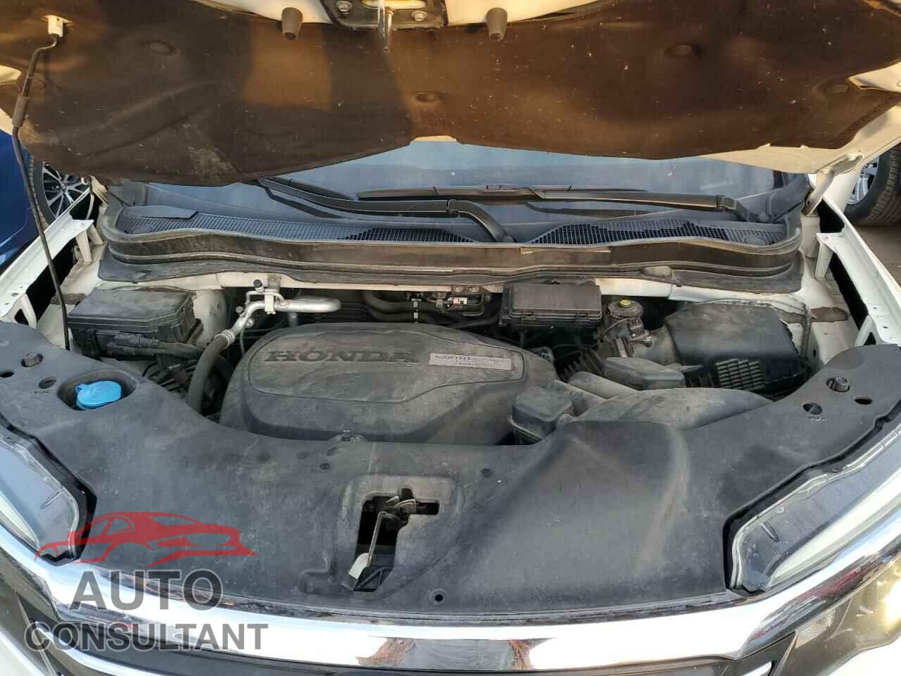 HONDA PILOT 2017 - 5FNYF6H39HB058091
