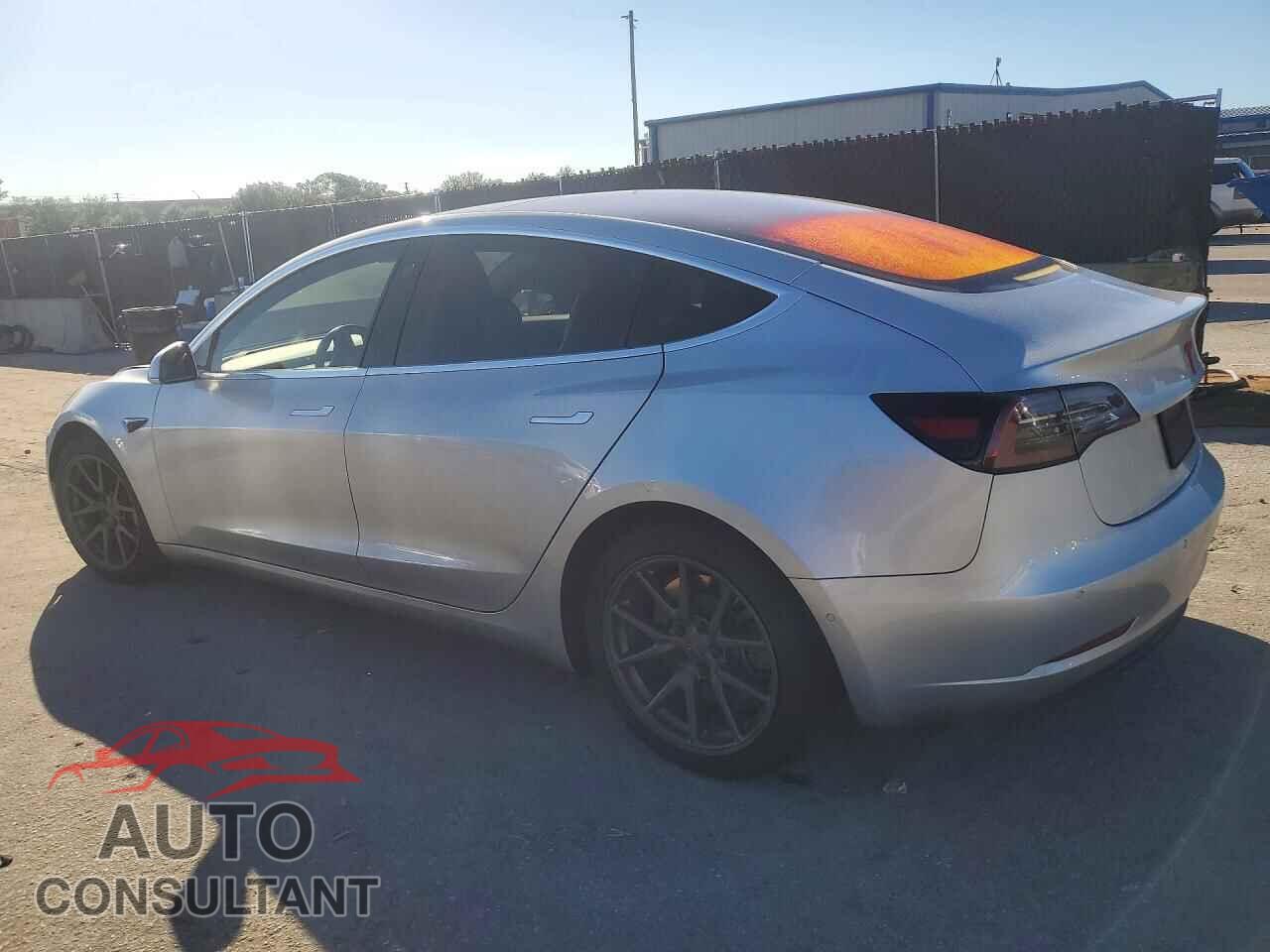 TESLA MODEL 3 2018 - 5YJ3E1EA6JF052080