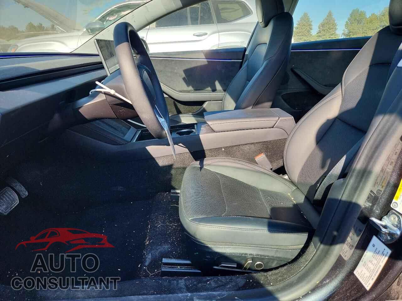 TESLA MODEL 3 2025 - 5YJ3E1EB5SF929135