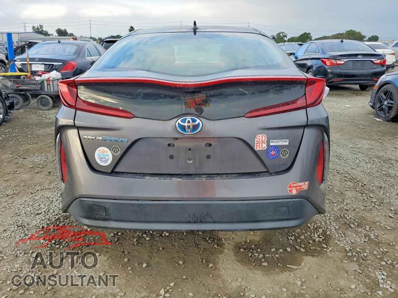 TOYOTA PRIUS 2018 - JTDKARFP5J3076506