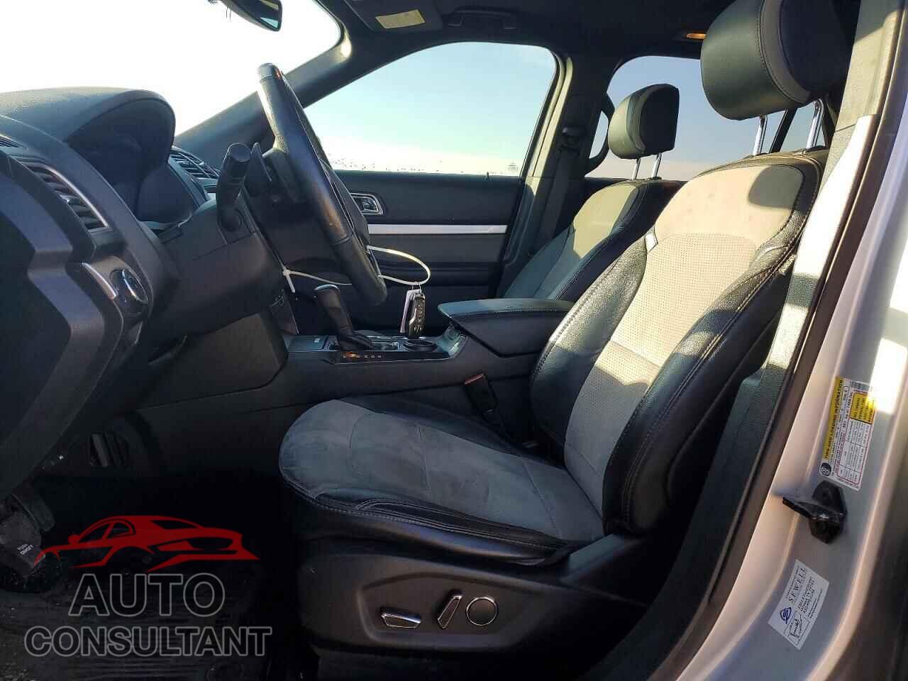 FORD EXPLORER 2017 - 1FM5K7D8XHGE11140
