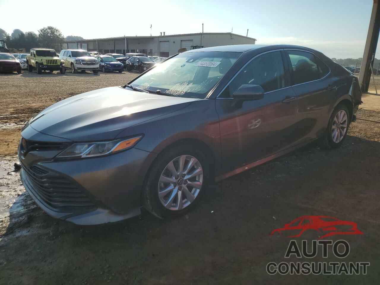 TOYOTA CAMRY 2018 - 4T1B11HK3JU023263