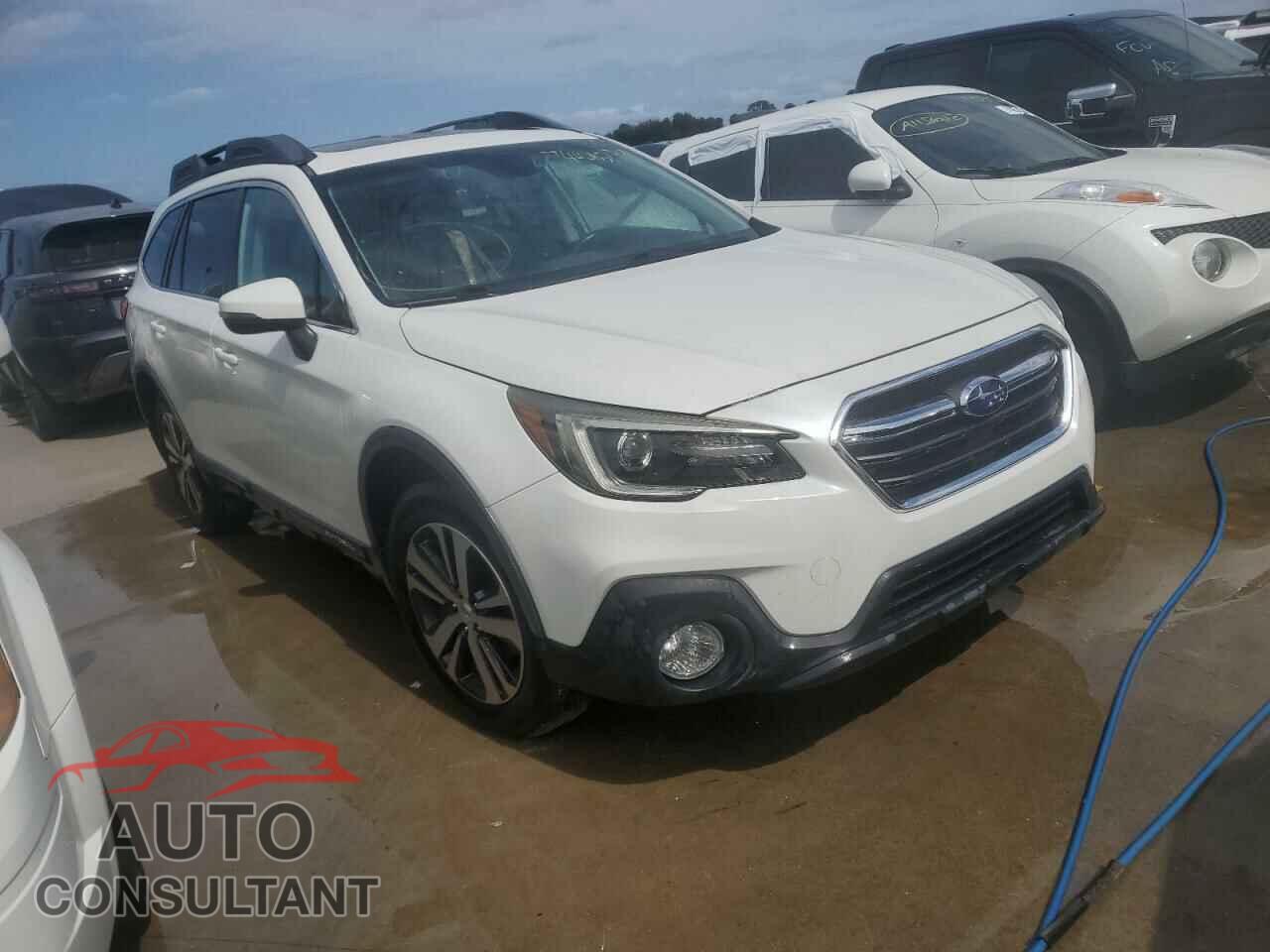 SUBARU OUTBACK 2018 - 4S4BSANC8J3228738