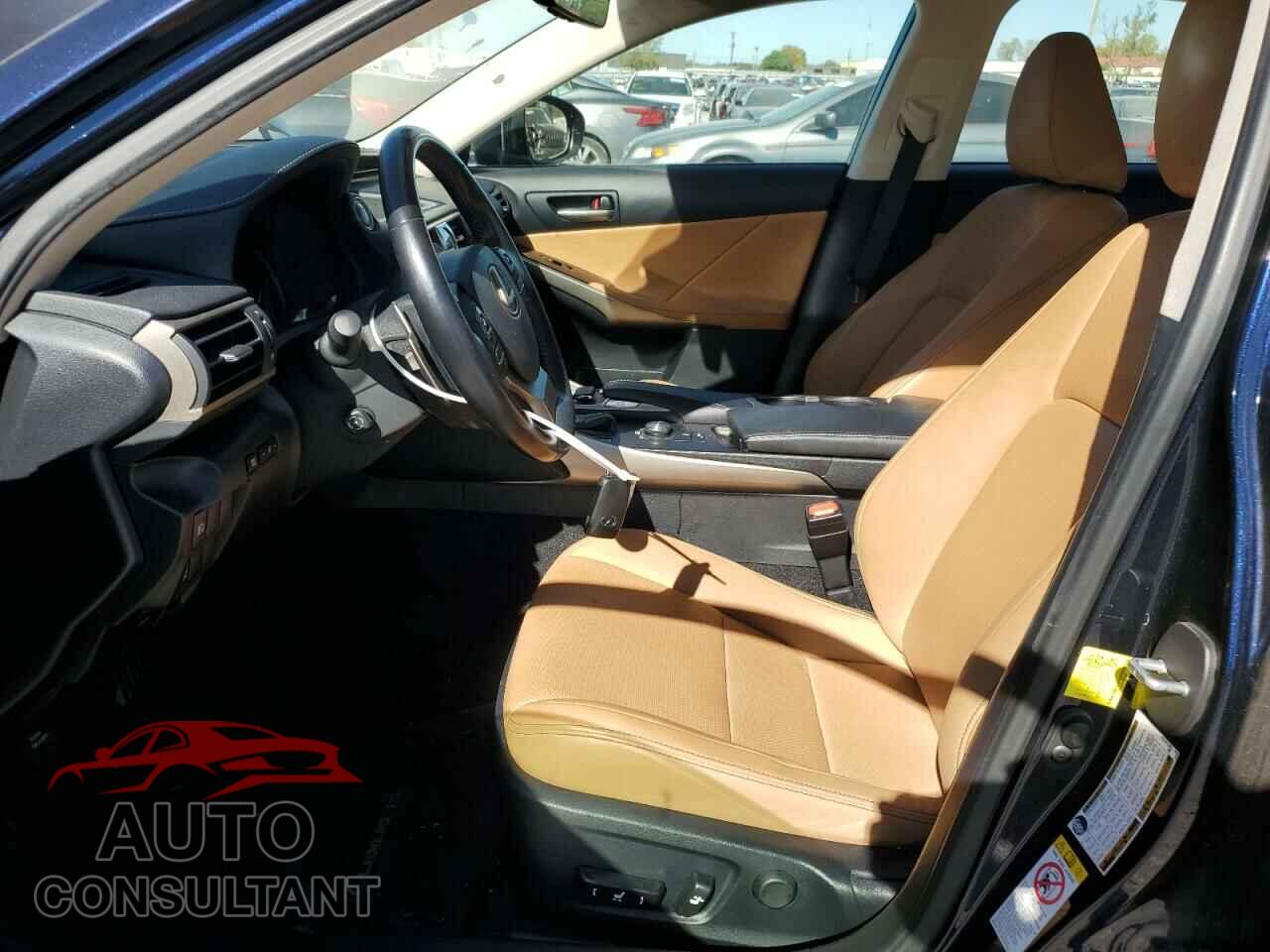 LEXUS IS 2018 - JTHC81D21J5033423