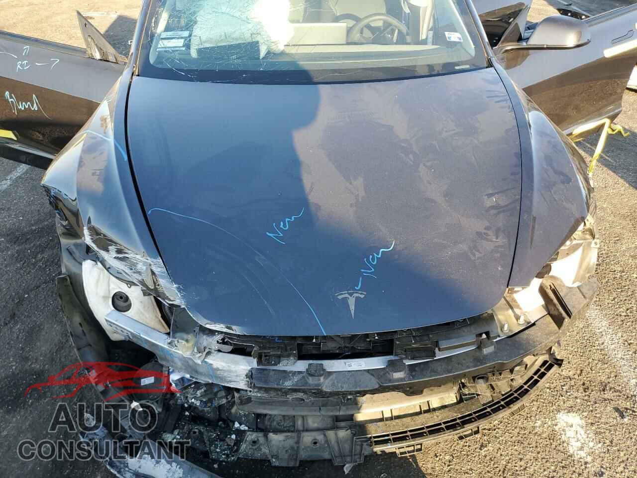 TESLA MODEL 3 2024 - 5YJ3E1EB0RF734523