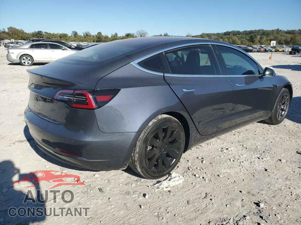 TESLA MODEL 3 2018 - 5YJ3E1EA5JF006854