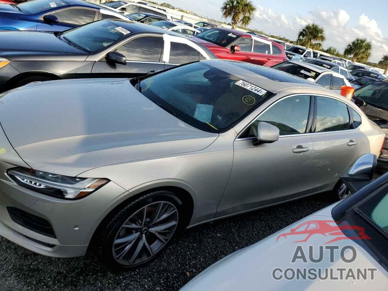 VOLVO S90 2018 - LVY982AK4JP029272