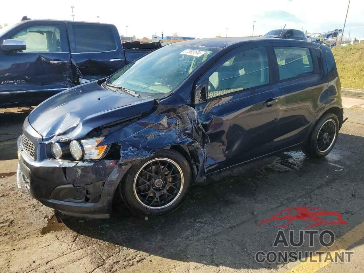 CHEVROLET SONIC 2015 - 1G1JA6SH9F4171072