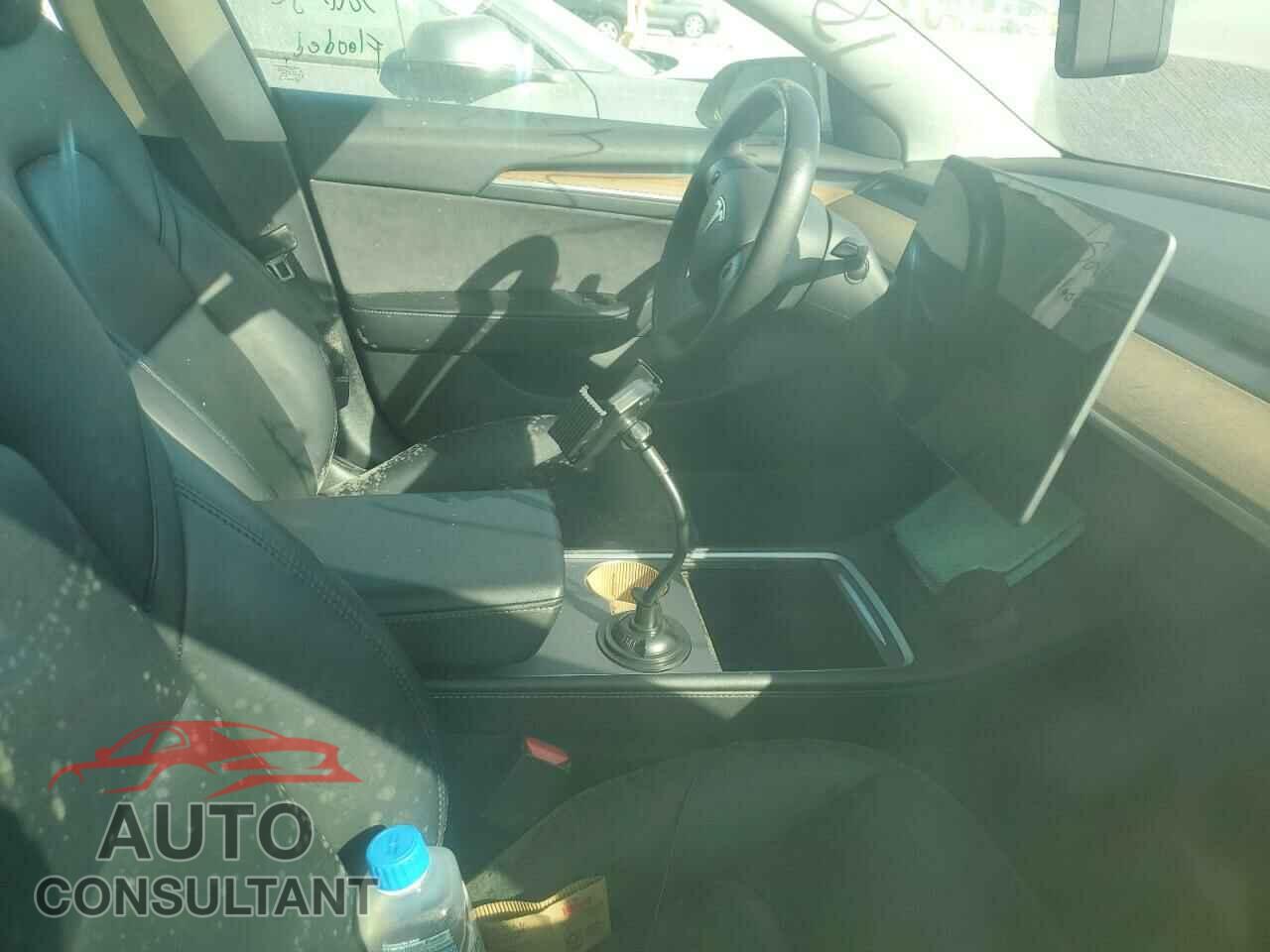 TESLA MODEL 3 2022 - 5YJ3E1EAXNF371701