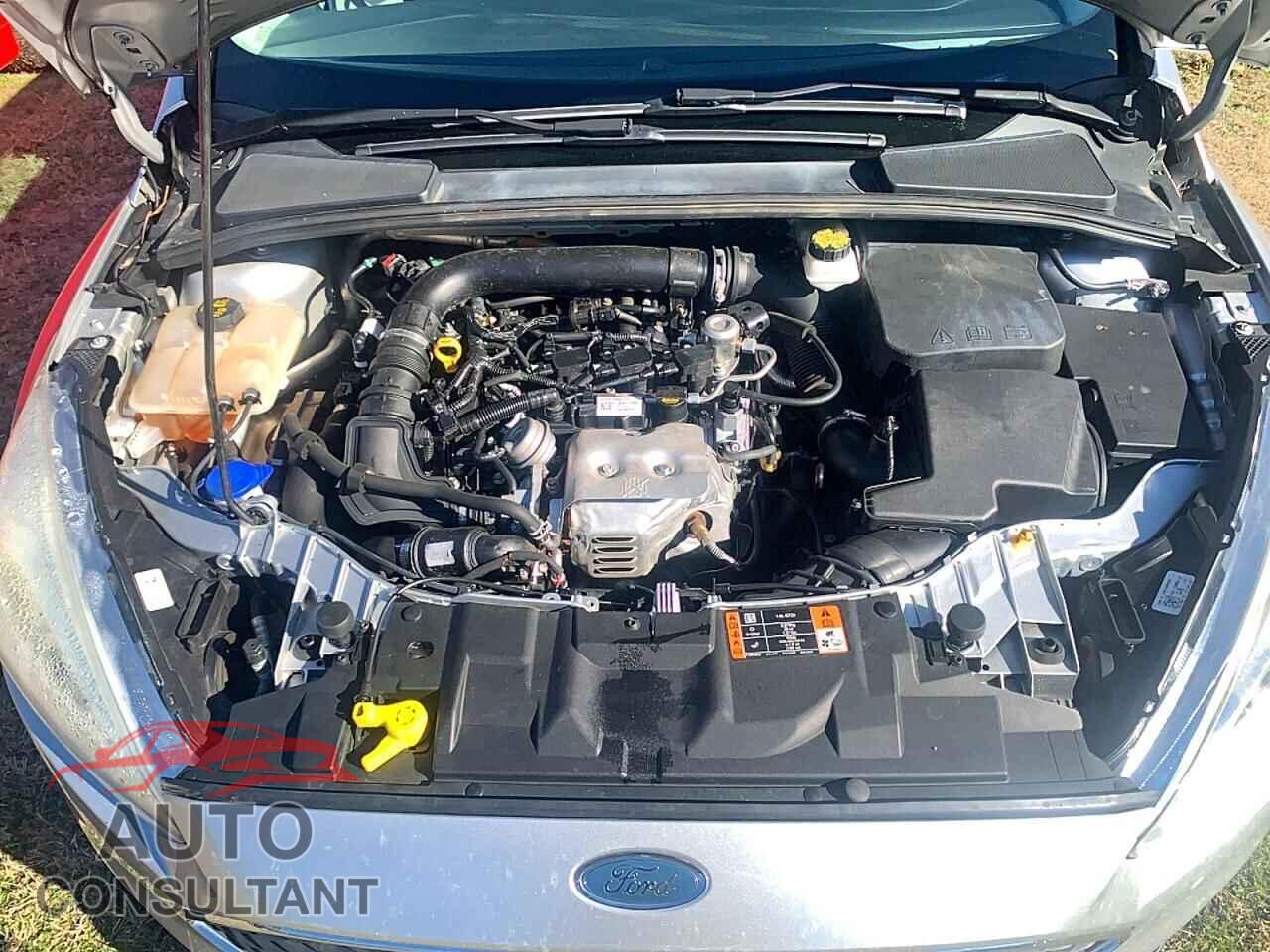 FORD FOCUS 2018 - 1FADP3FE2JL201521