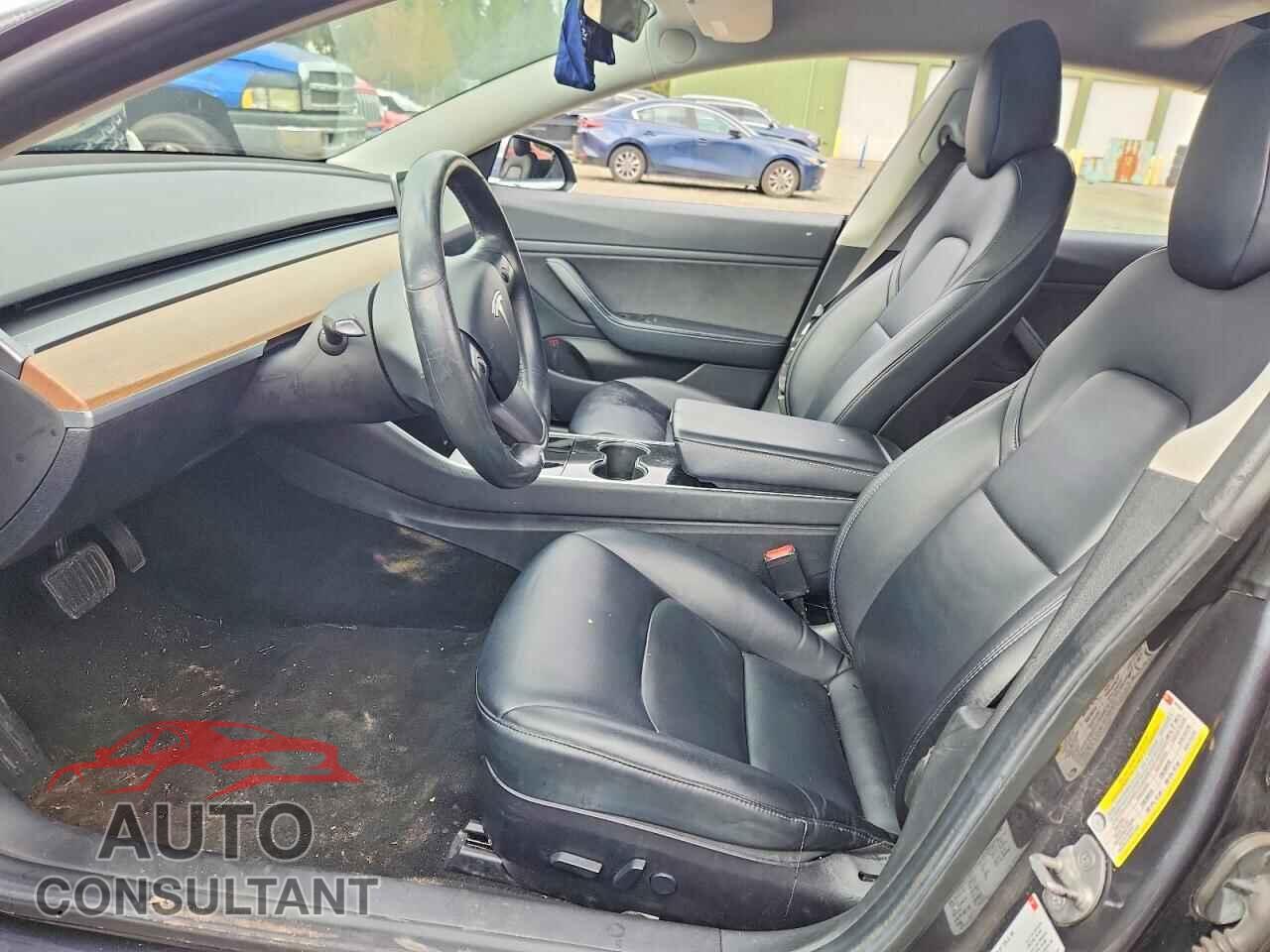 TESLA MODEL 3 2018 - 5YJ3E1EA1JF052567