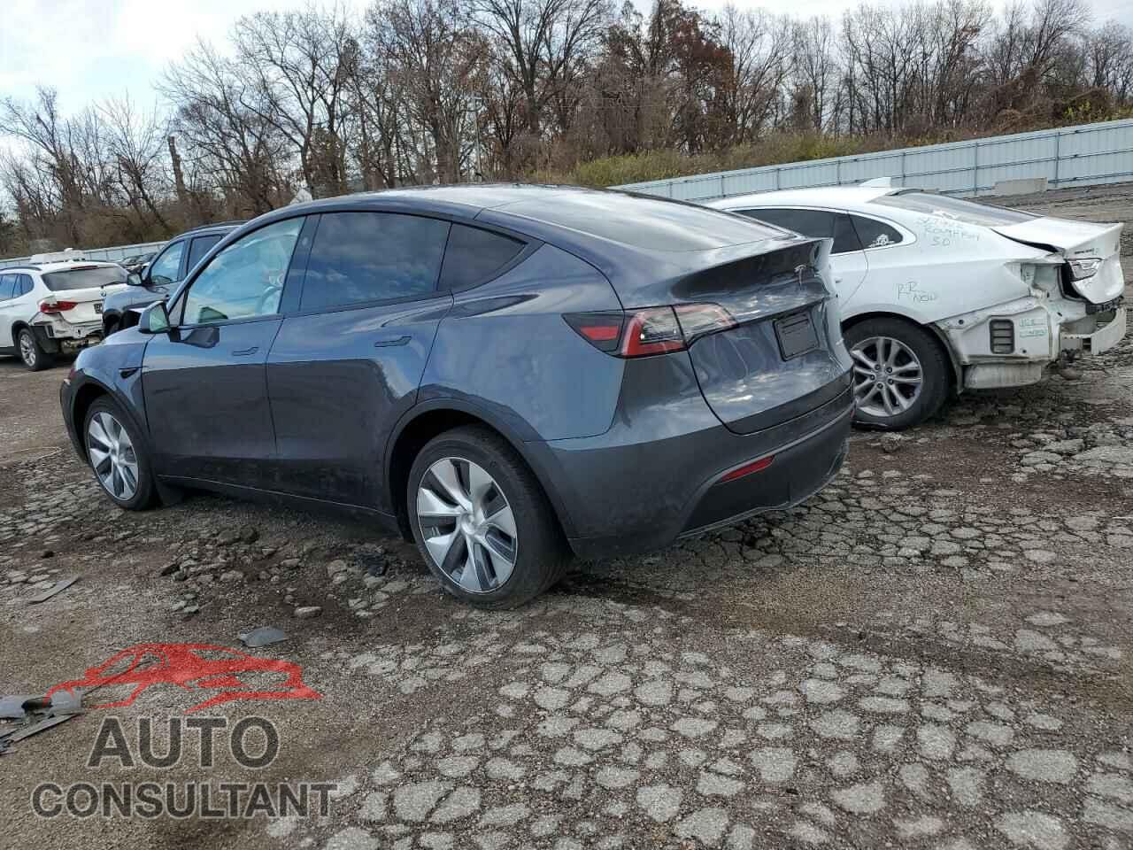 TESLA MODEL Y 2023 - 7SAYGDEE8PF852704