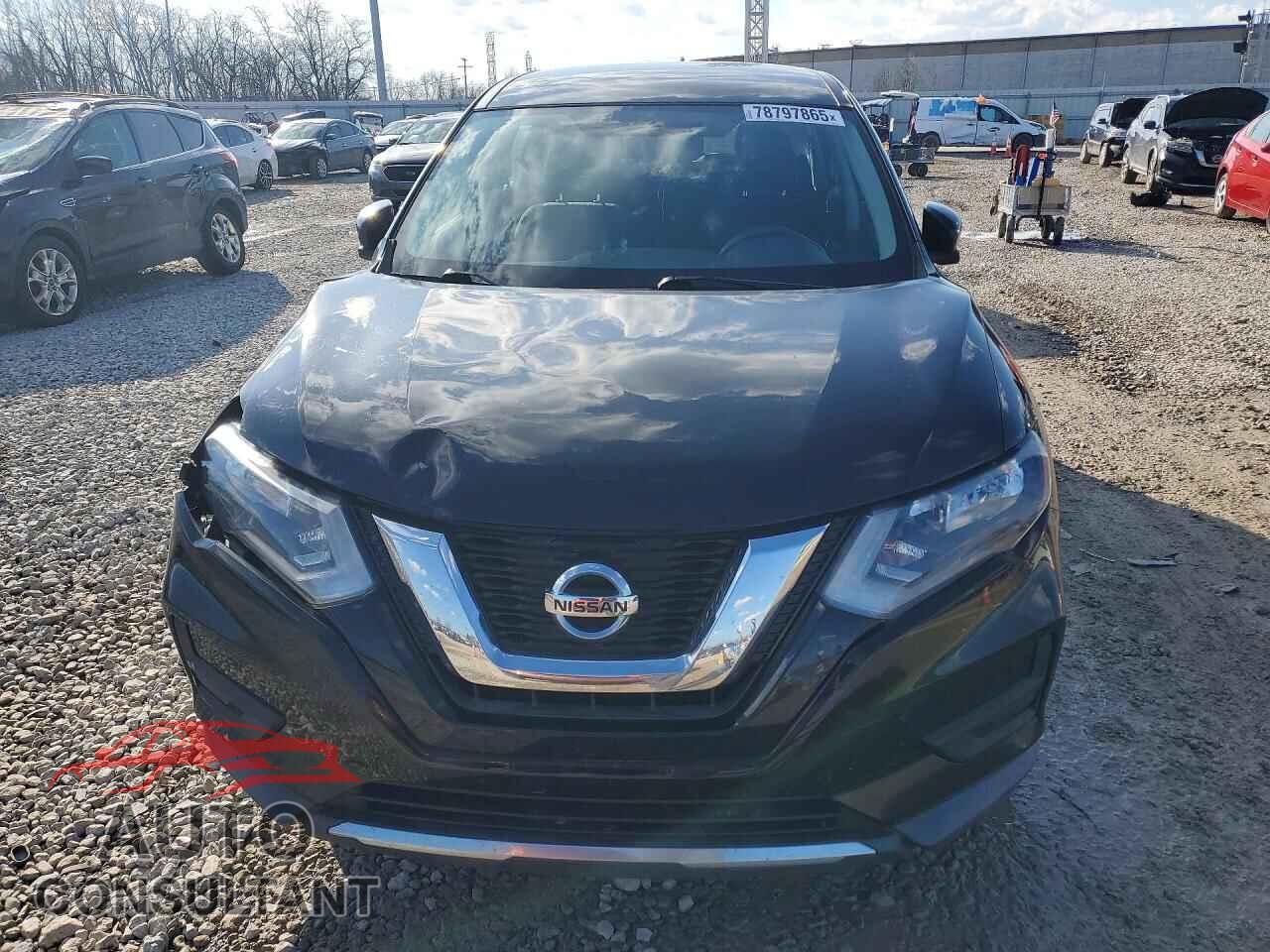NISSAN ROGUE 2017 - KNMAT2MVXHP559121