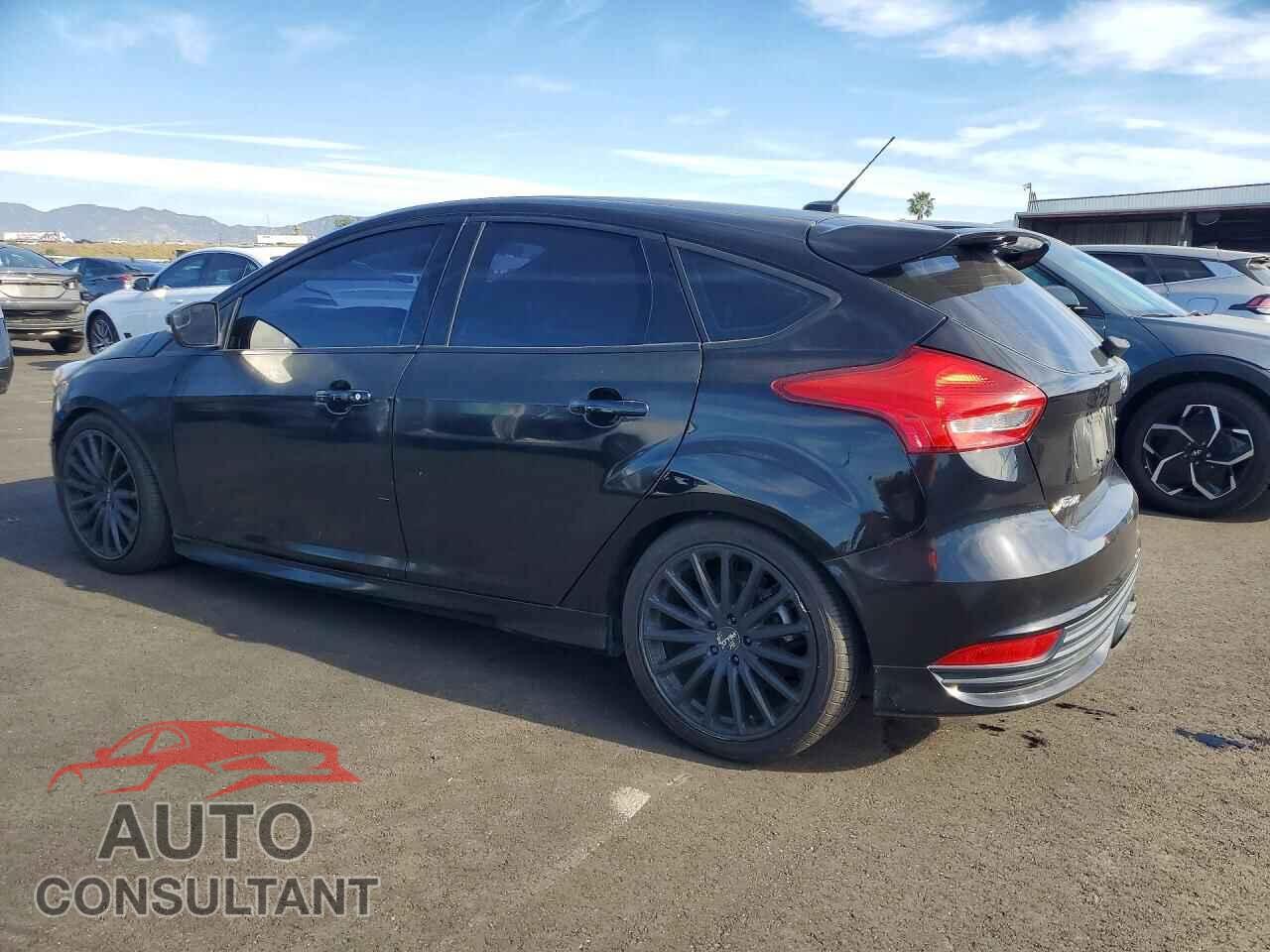 FORD FOCUS 2017 - 1FADP3L90HL223082