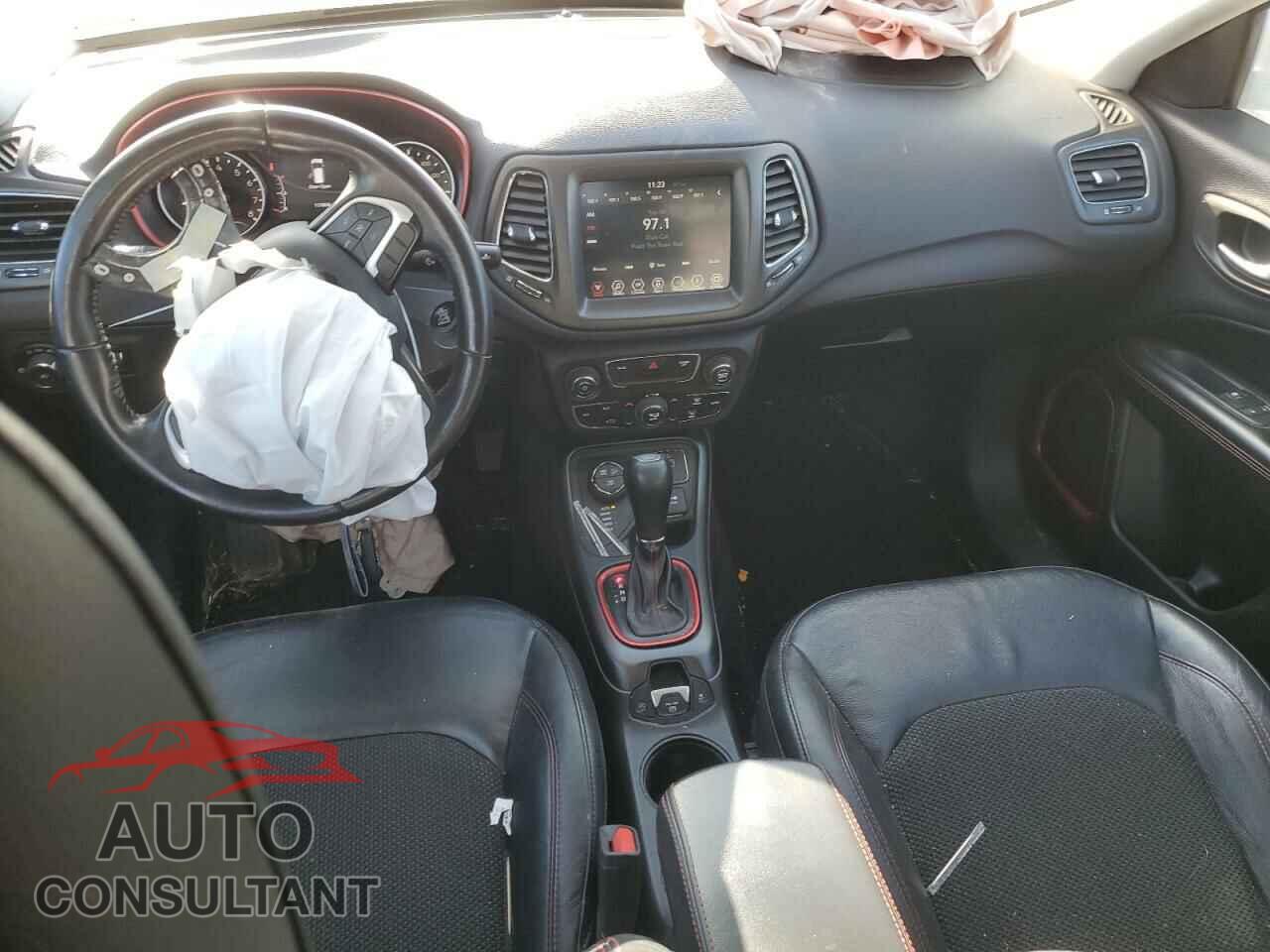 JEEP COMPASS 2018 - 3C4NJDDB9JT199169
