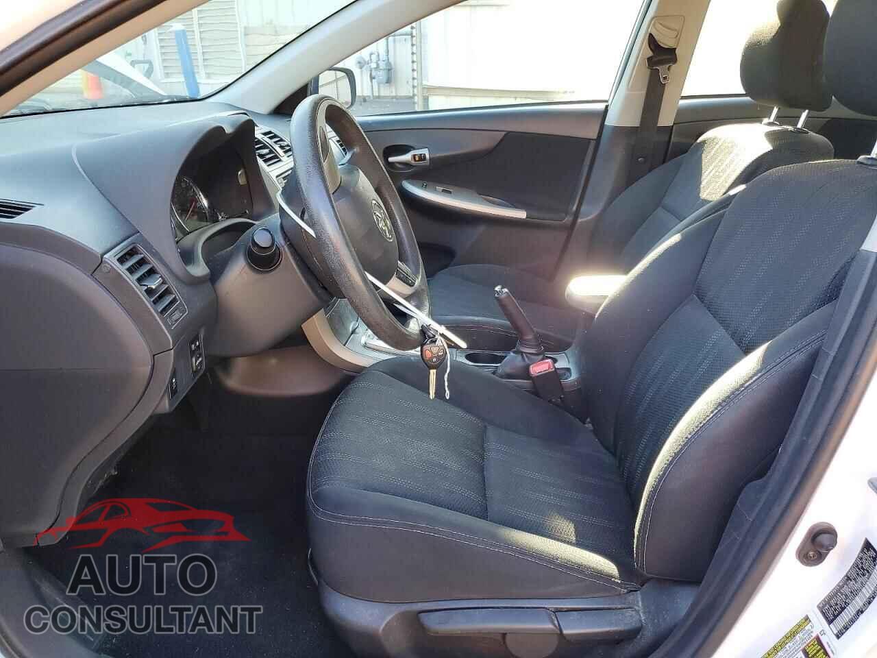 TOYOTA COROLLA 2013 - 2T1BU4EEXDC004920