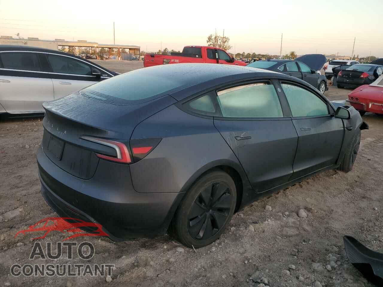 TESLA MODEL 3 2024 - 5YJ3E1EA3RF756099