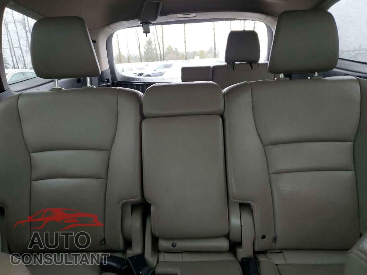 HONDA PILOT 2017 - 5FNYF5H55HB009630