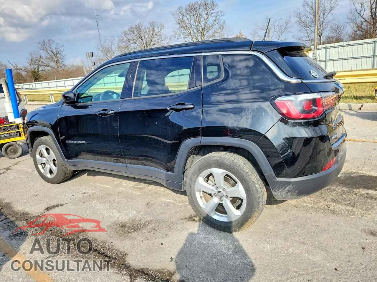 JEEP COMPASS 2018 - 3C4NJDBB8JT111943