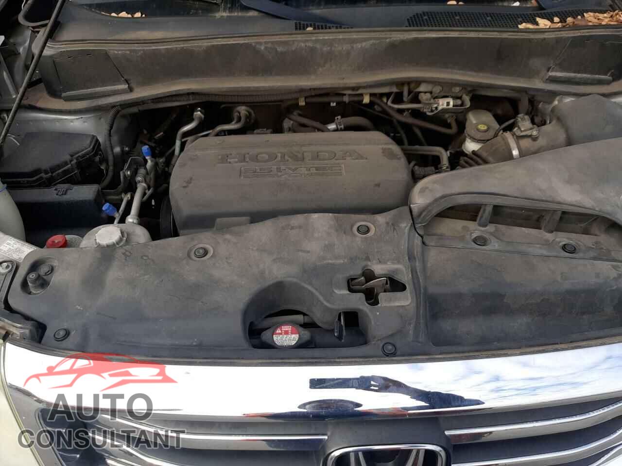 HONDA PILOT 2015 - 5FNYF3H3XFB004813