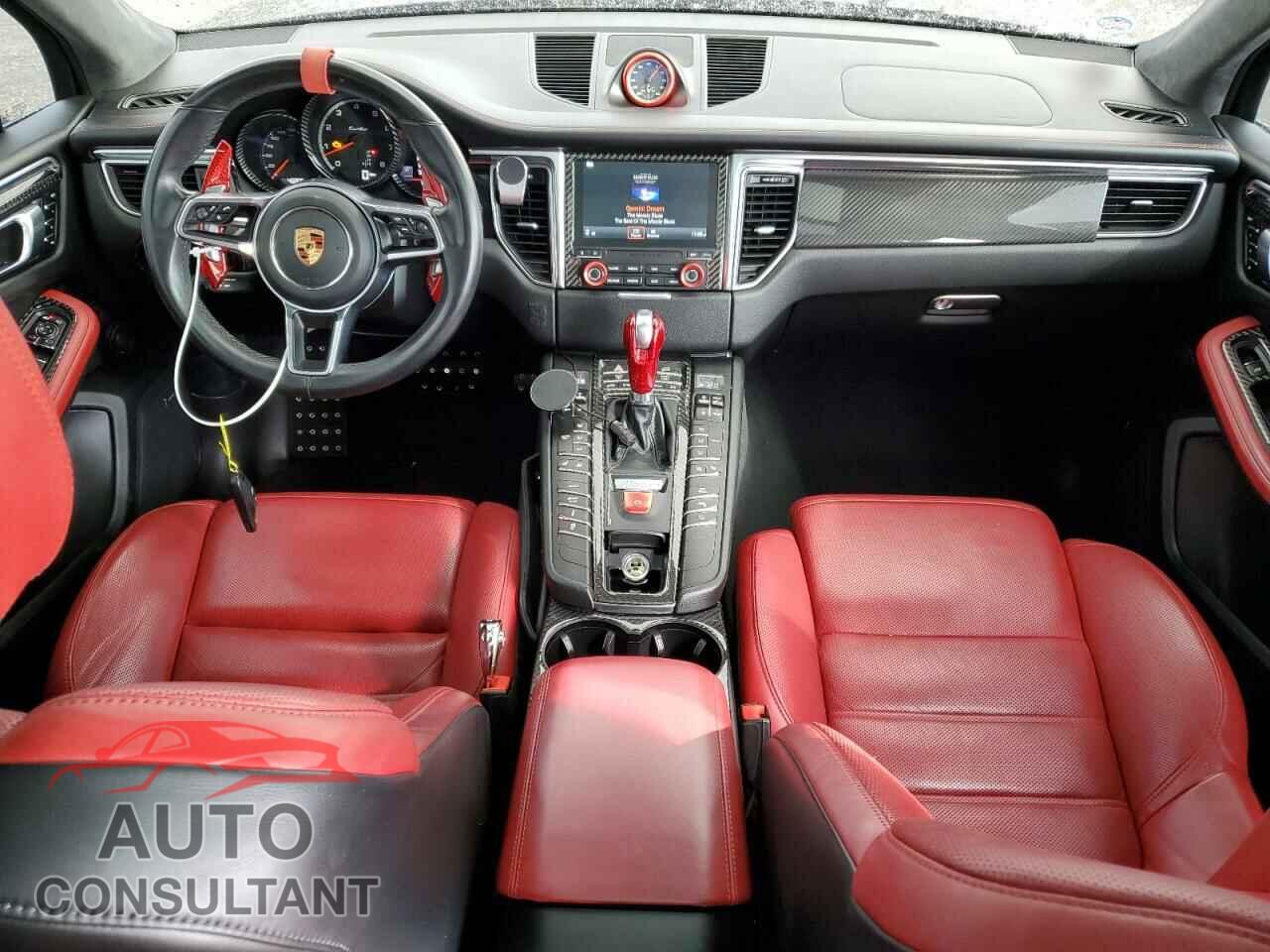 PORSCHE MACAN 2018 - WP1AF2A52JLB70657