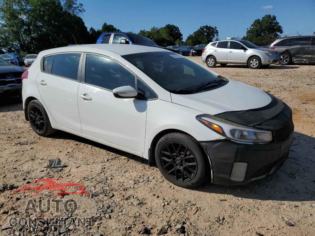KIA FORTE 2017 - KNAFK5A82H5686978