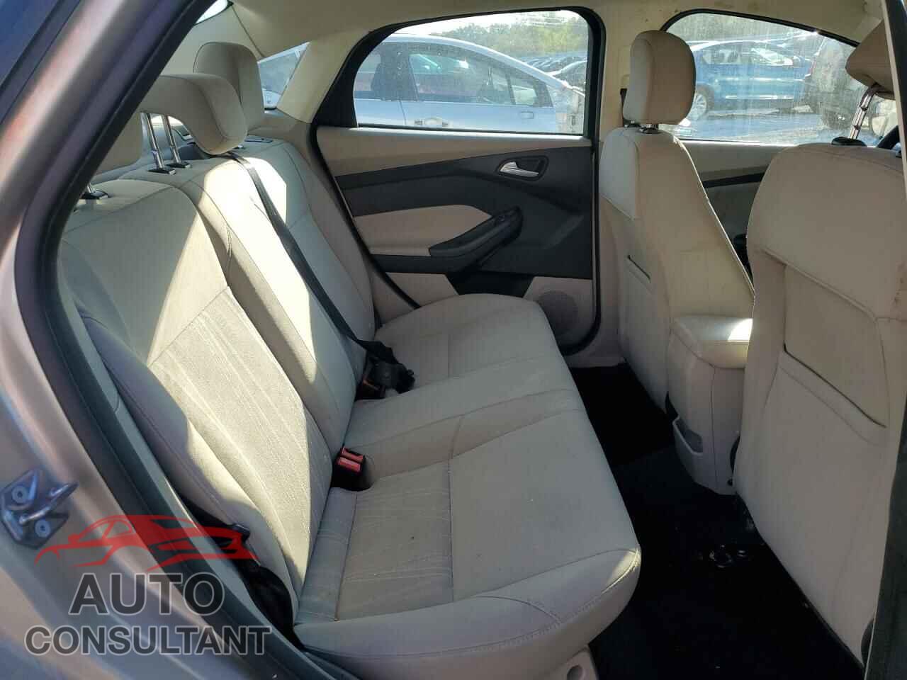 FORD FOCUS 2017 - 1FADP3F20HL243461